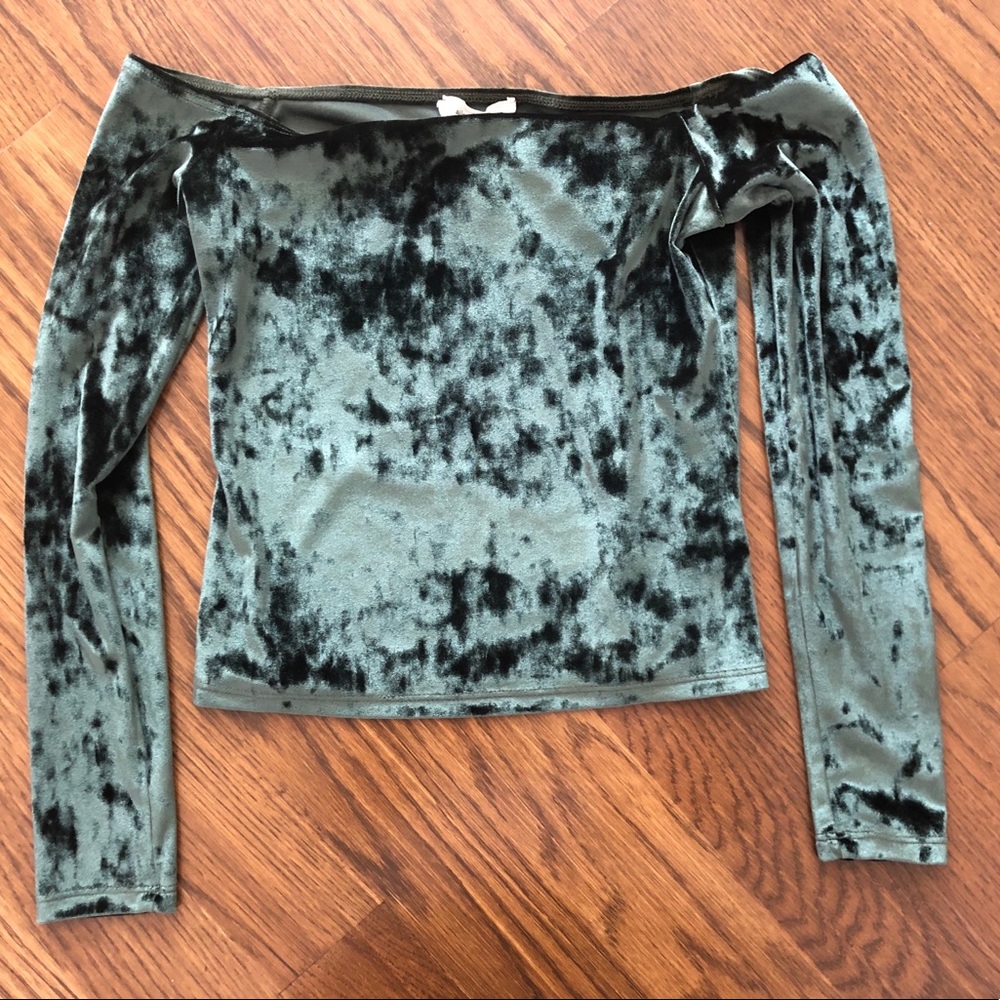 UO Silence + Noise Green Velvet Off Shoulder Top